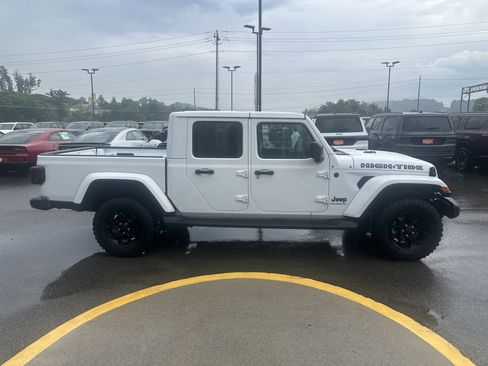 Used 2025 Jeep Gladiator Sport AWD/4WD image 7