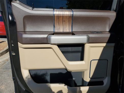 Used 2019 Ford F150 Lariat image 13