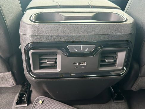 Used 2025 GMC Sierra 2500 AT4 w/ AT4 Premium Plus Package image 20