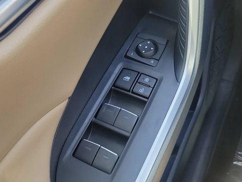 Used 2025 Toyota RAV4 XLE w/ Convenience Package FWD image 19