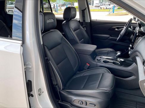 Used 2021 Chevrolet Traverse High Country FWD image 8