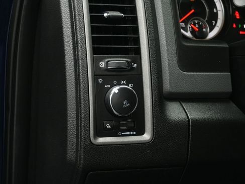 Used 2018 RAM 1500 Express image 12