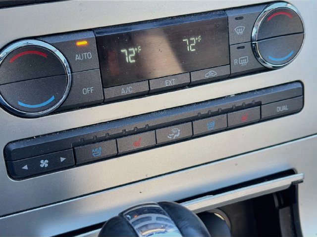Used 2010 Lincoln MKX AWD image 16