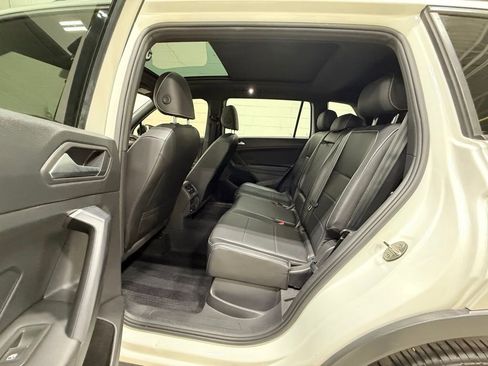 Used 2021 Volkswagen Tiguan SE R-Line AWD/4WD image 31