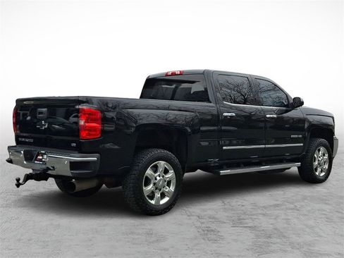 Used 2018 Chevrolet Silverado 2500 LTZ w/ Duramax Plus Package image 4