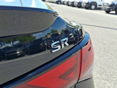 Used 2022 Nissan Sentra SR w/ SR Premium Package FWD image 30