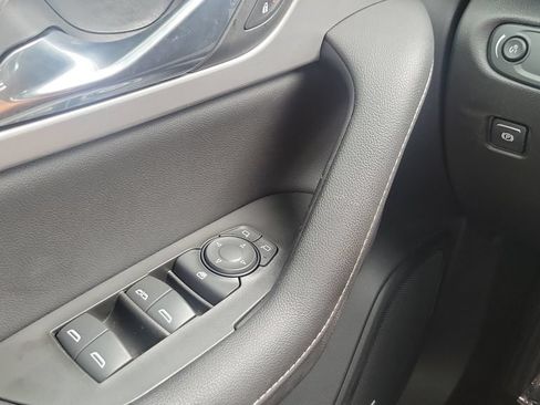 Used 2025 Chevrolet Blazer LT w/ Sound & Technology Package FWD image 19