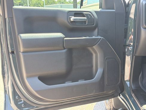 Used 2025 Chevrolet Silverado 1500 Custom Trail Boss w/ Turbomax Blackout Package AWD/4WD image 16