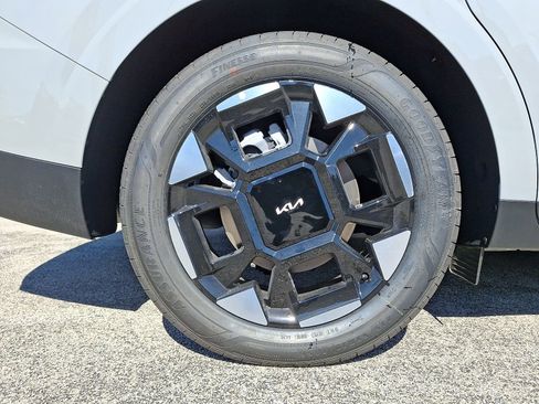New 2026 Kia Carnival EX FWD image 10