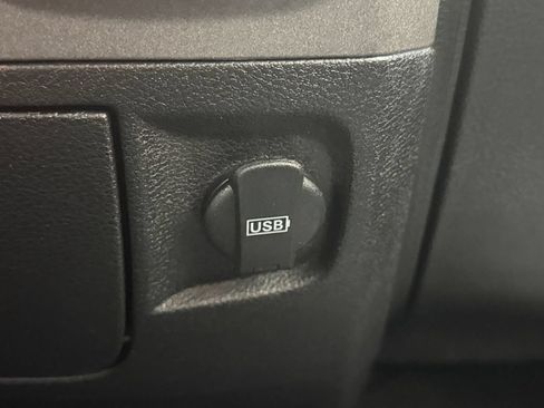 Used 2018 RAM 1500 Express w/ Express Value Package RWD image 33