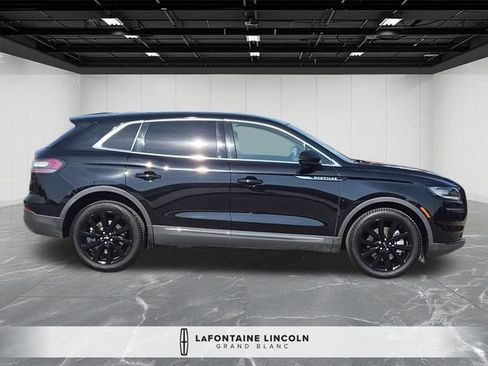 Used 2023 Lincoln Nautilus Reserve w/ Monochromatic Package AWD/4WD image 6