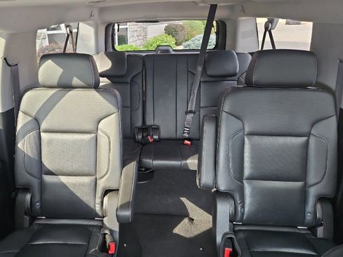 Used 2020 Chevrolet Suburban Premier image 23