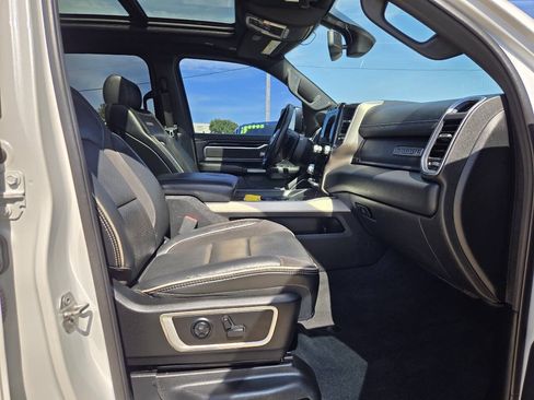 Used 2019 RAM 1500 Laramie AWD/4WD image 24