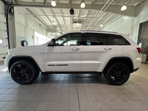 Used 2018 Jeep Grand Cherokee Laredo image 7