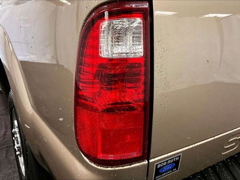 Used 2011 Ford F250 XLT w/ Camper Pkg image 28