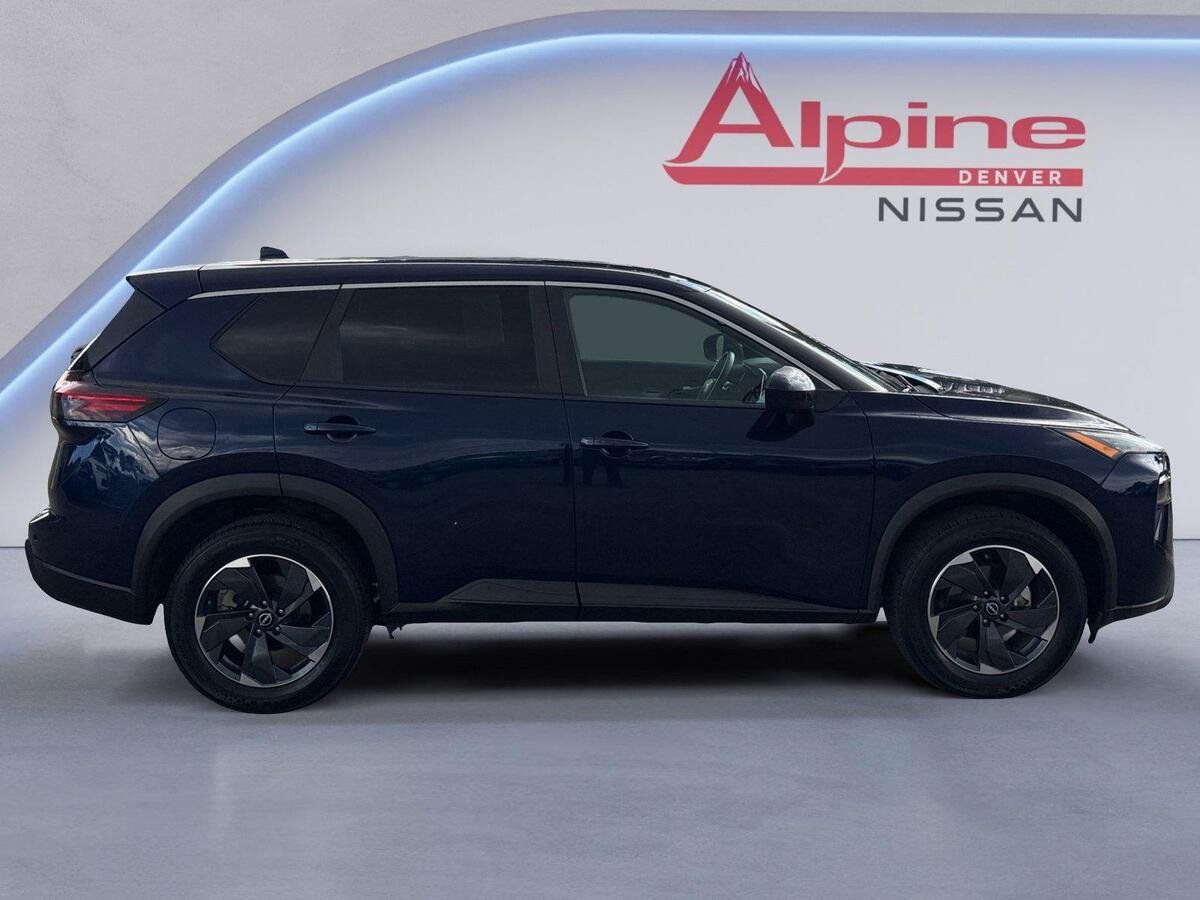 Certified 2025 Nissan Rogue SV AWD/4WD image 6