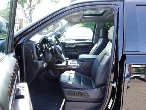 Used 2024 GMC Sierra 1500 Elevation w/ Elevation Premium Package AWD/4WD image 17