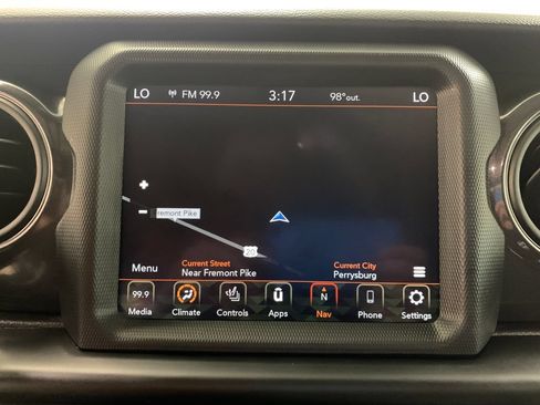 Used 2022 Jeep Gladiator Sport AWD/4WD image 9