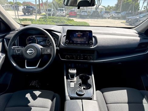 Used 2024 Nissan Rogue S AWD/4WD image 14