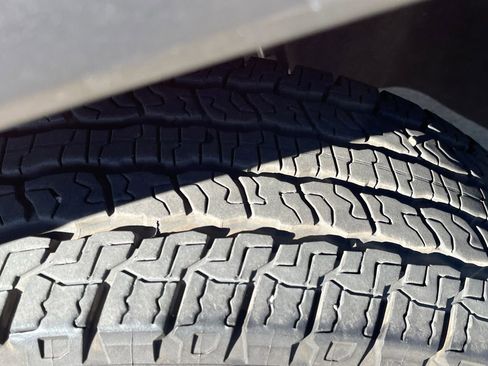 Used 2025 GMC Canyon Elevation w/ Convenience Package image 11