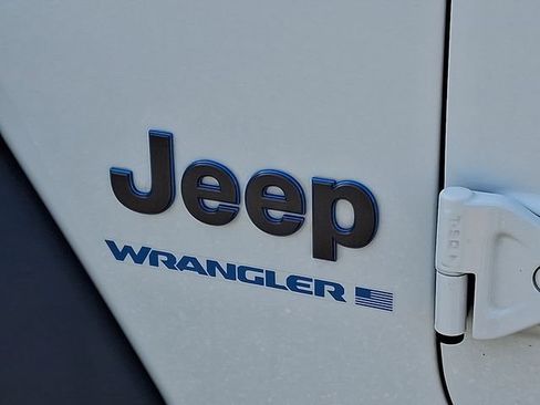 Used 2023 Jeep Wrangler Unlimited Rubicon 4xe w/ Cold Weather Group AWD/4WD image 29