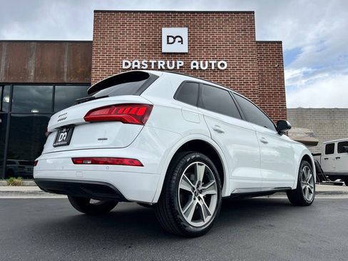 Used 2019 Audi Q5 2.0T Premium Plus w/ Premium Plus Package AWD/4WD image 6