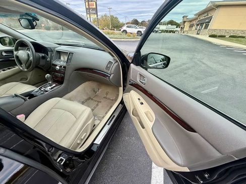 Used 2013 INFINITI G37 x Sedan w/ Premium Pkg image 8