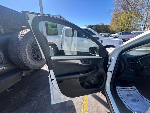 Used 2024 Ford Escape Active AWD/4WD image 13