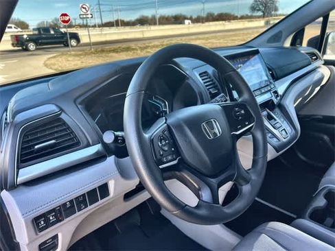 Used 2018 Honda Odyssey EX image 15