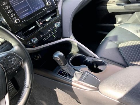 Used 2024 Toyota Camry SE image 15