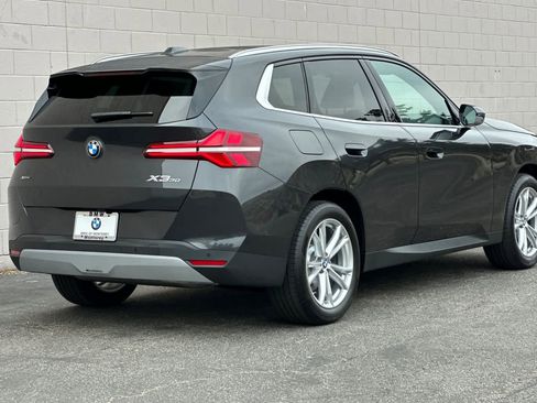 Used 2025 BMW X3 xDrive30i w/ Premium Package image 2