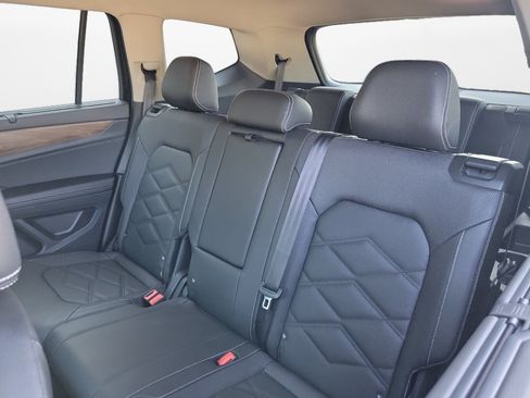 Used 2026 Volkswagen Atlas SE w/ Panoramic Sunroof Package FWD image 15