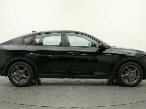 Used 2025 Kia K4 LXS image 11