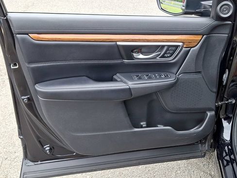 Used 2018 Honda CR-V Touring image 12