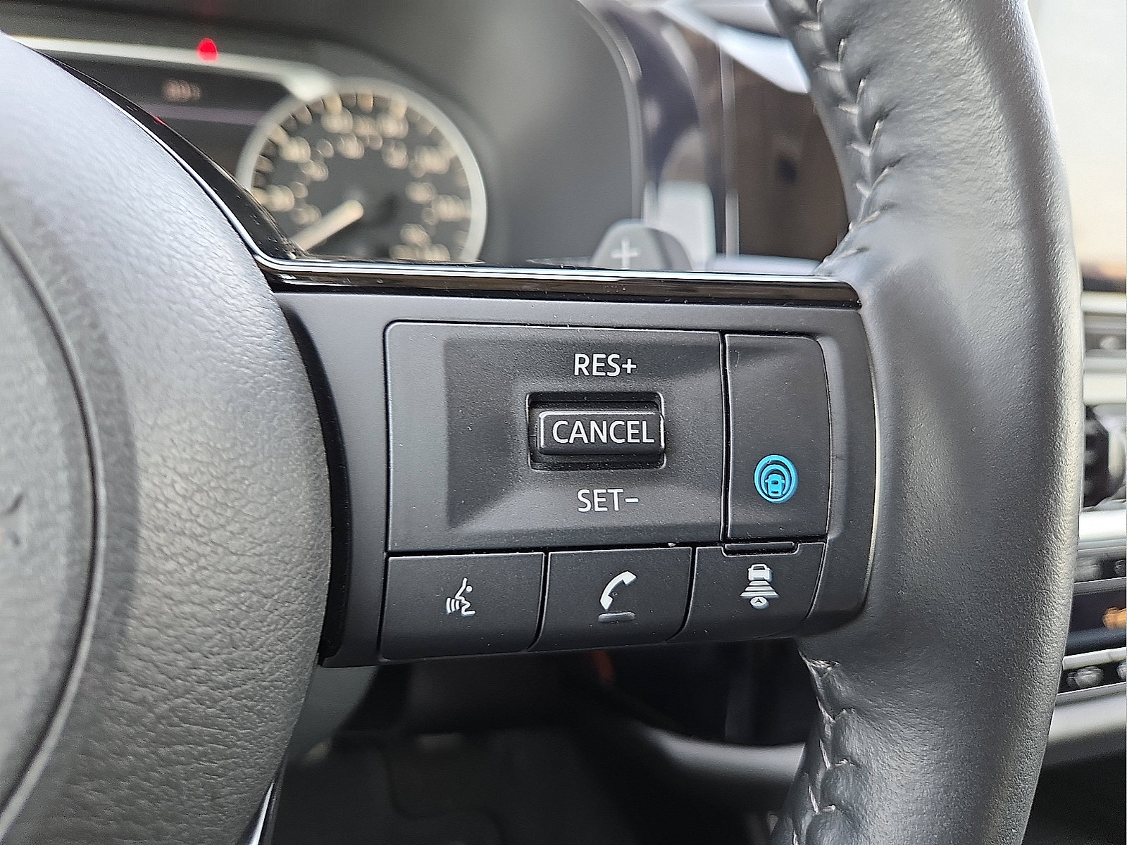 Used 2024 Nissan Pathfinder SL AWD/4WD image 20