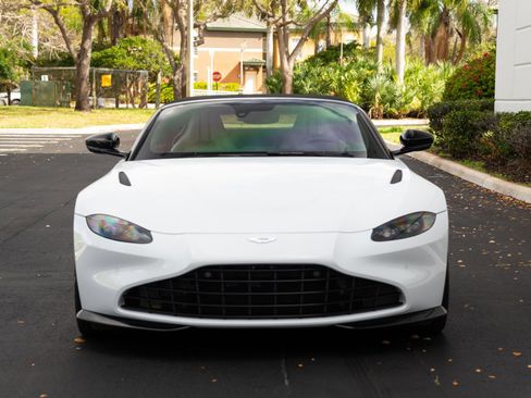 Used 2023 Aston Martin V8 Vantage V8 image 3