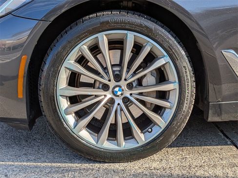 Used 2023 BMW 530i xDrive w/ Premium Package image 33