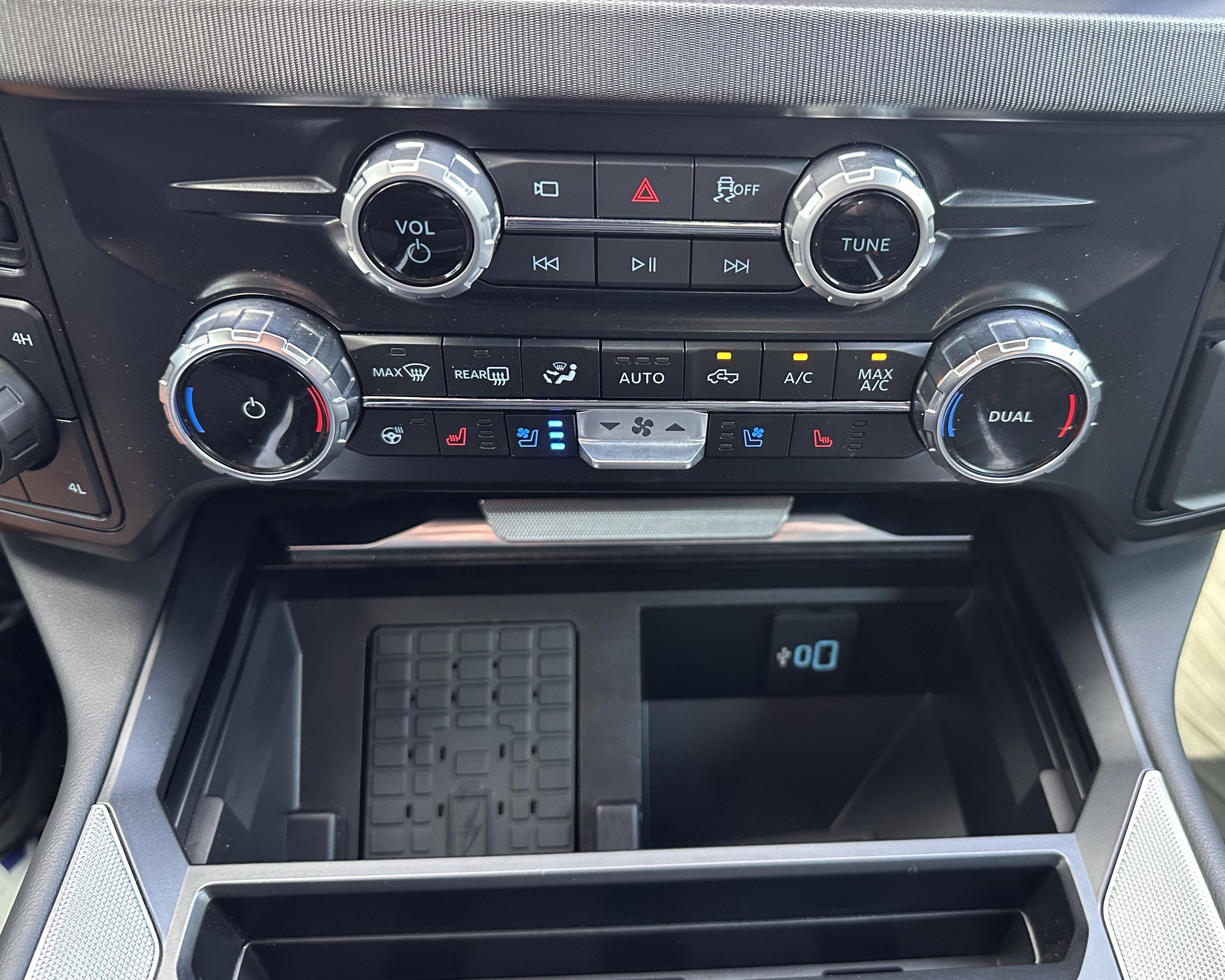 Certified 2025 Ford F250 Platinum AWD/4WD image 31