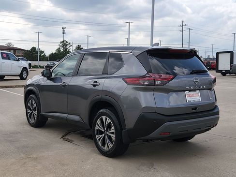 Certified 2023 Nissan Rogue SV image 9