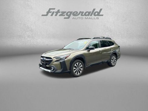 Used 2025 Subaru Outback Limited AWD/4WD image 3