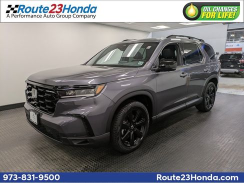 Certified 2025 Honda Pilot Black Edition image 1