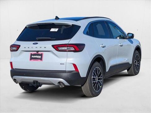 New 2025 Ford Escape SE w/ PHEV Premium Package image 2