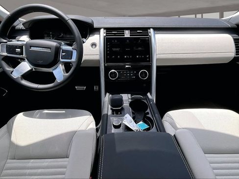 Certified 2025 Land Rover Discovery Dynamic SE AWD/4WD image 15