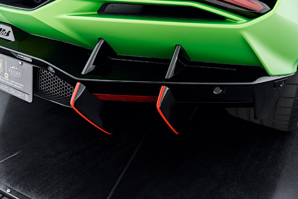 Used 2024 Lamborghini Revuelto AWD/4WD image 30