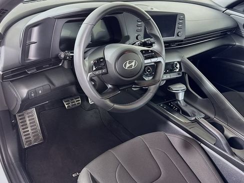 Used 2025 Hyundai Elantra Sport FWD image 11