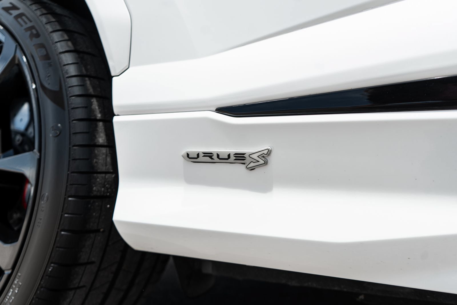Used 2024 Lamborghini Urus S AWD/4WD image 17