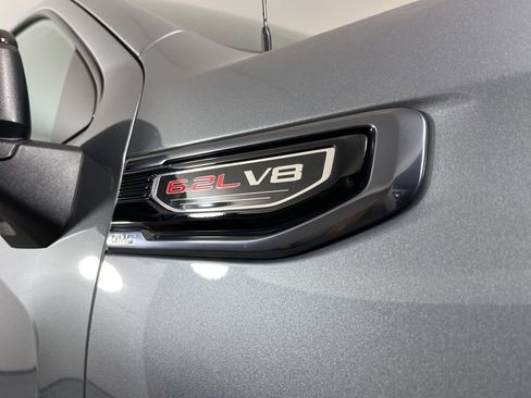 Used 2022 GMC Sierra 1500 AT4 w/ AT4 Preferred Package image 4