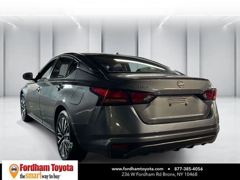 Used 2024 Nissan Altima 2.5 SV FWD image 5