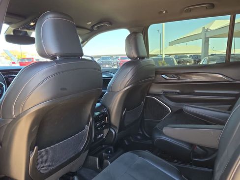 Used 2022 Jeep Grand Cherokee L Laredo image 20