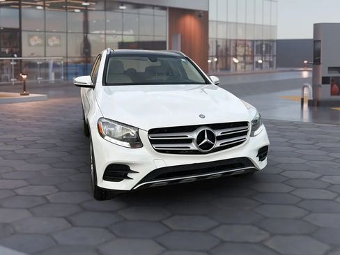 Used 2017 Mercedes-Benz GLC 300 GLC 300 Sport Utility 4D w/ Premium 2 Package image 19